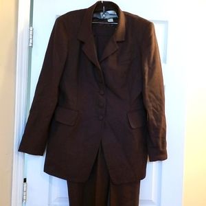 Woman's  Pantsuit